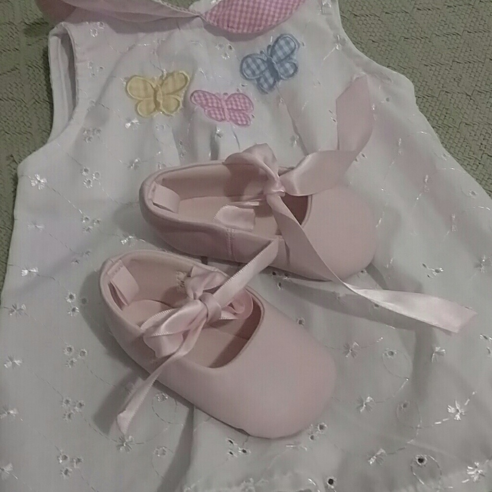 Light pink baby shoes