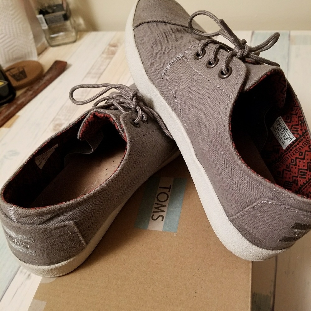 Toms shoes