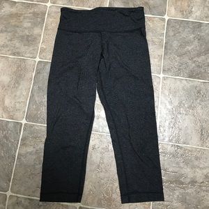 Lululemon grey winder under crops 6