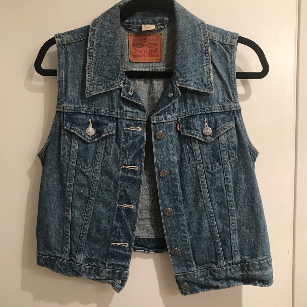Levi's women's trucker vest
