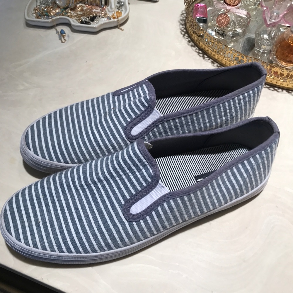 Stripe slide on sneakers (Van style)