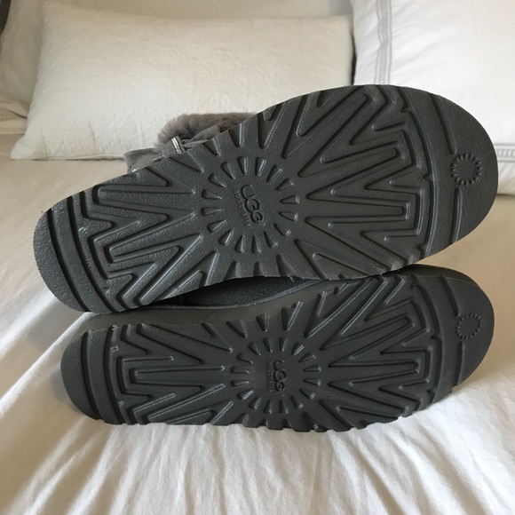 UGG Bailey Bow - Picture 4 of 4