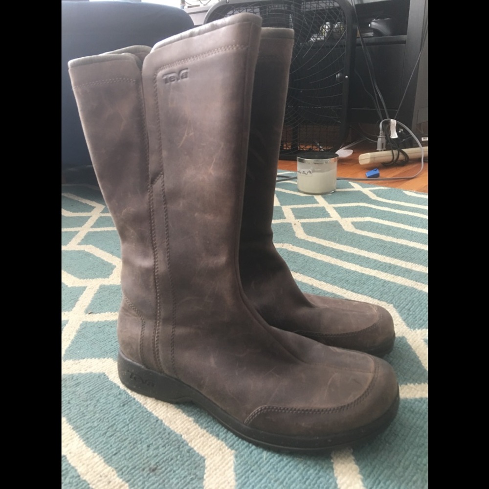 Brand New Teva Boots 9.5B