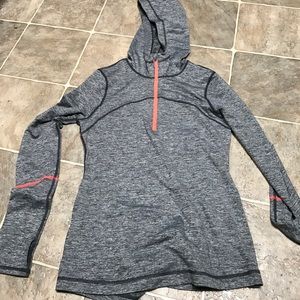 Zella pull over hooded athletic top size small