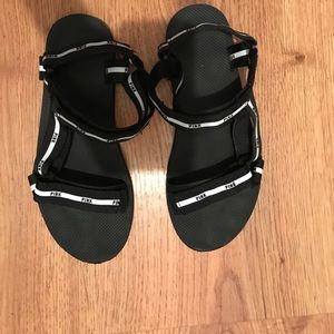 PINK STRAPPY SANDALS