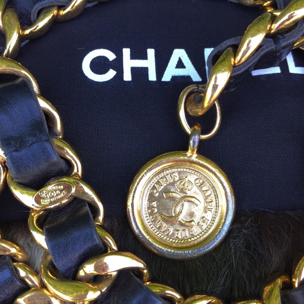 ❌SOLD❌AUTHENTIC VINTAGE CHANEL TRIPLE CHAIN BELT - Picture 3 of 8