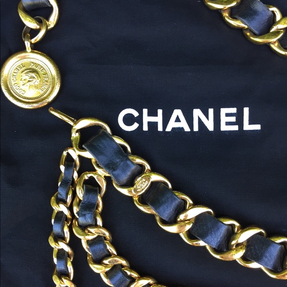 ❌SOLD❌AUTHENTIC VINTAGE CHANEL TRIPLE CHAIN BELT - Picture 2 of 8