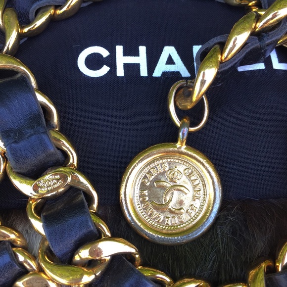 ❌SOLD❌AUTHENTIC VINTAGE CHANEL TRIPLE CHAIN BELT - Picture 3 of 8