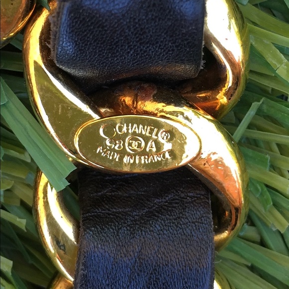 ❌SOLD❌AUTHENTIC VINTAGE CHANEL TRIPLE CHAIN BELT - Picture 4 of 8