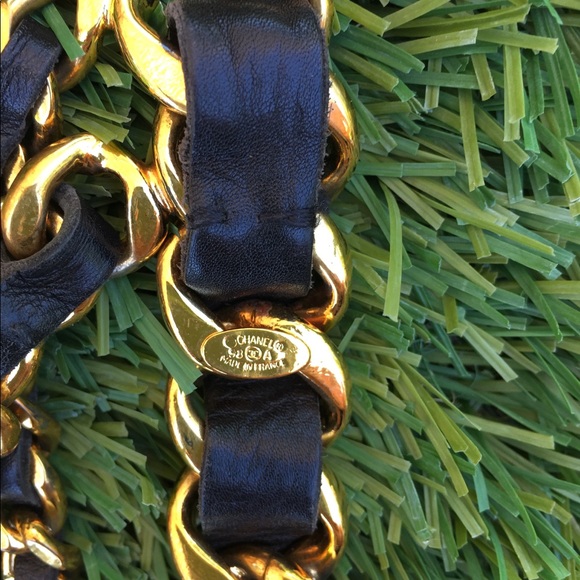 ❌SOLD❌AUTHENTIC VINTAGE CHANEL TRIPLE CHAIN BELT - Picture 5 of 8