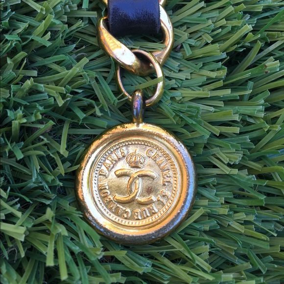 ❌SOLD❌AUTHENTIC VINTAGE CHANEL TRIPLE CHAIN BELT - Picture 8 of 8