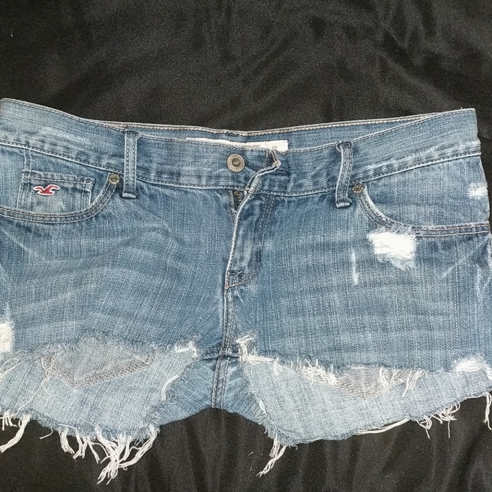 Cut off blue jean shorts