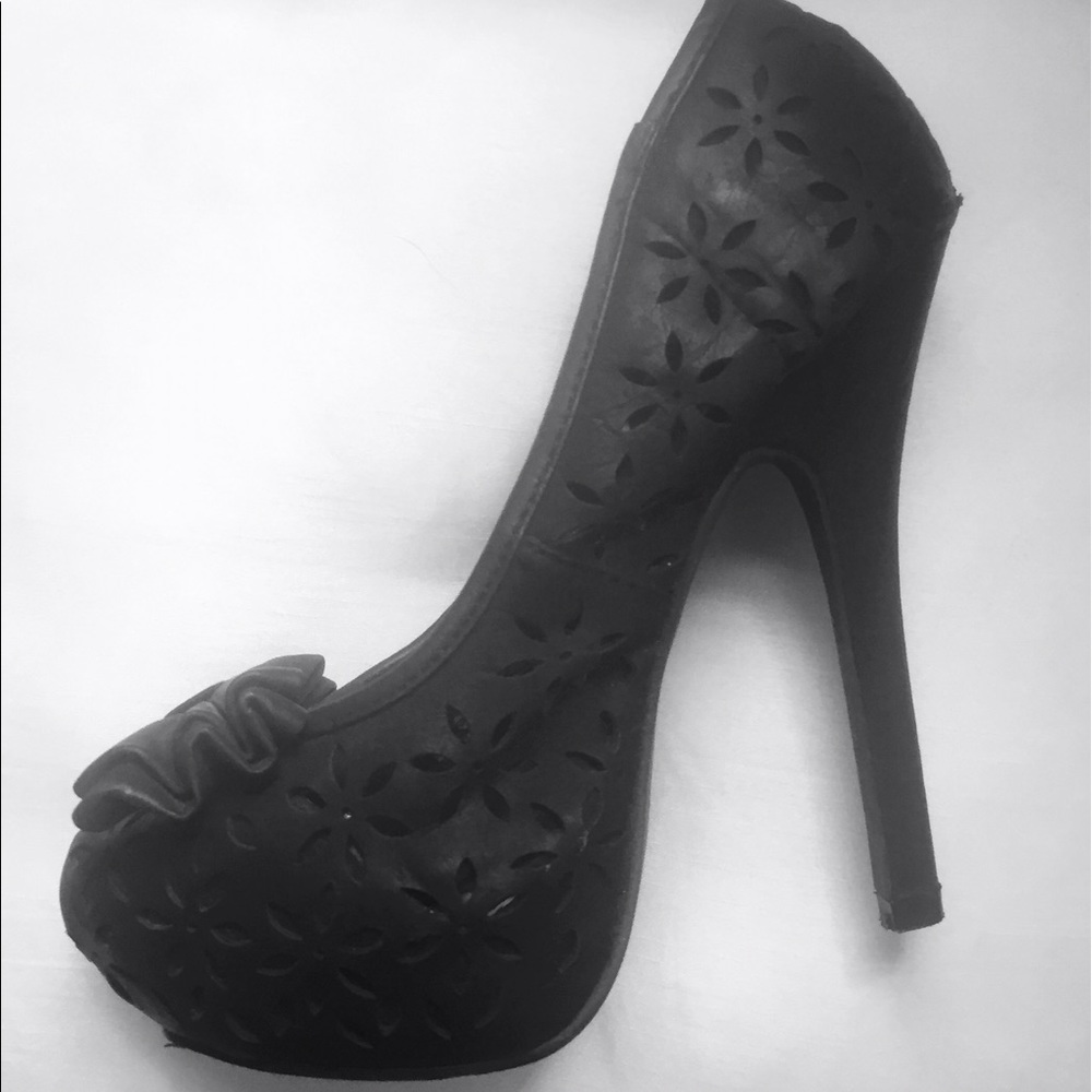 Formal platform heels in black