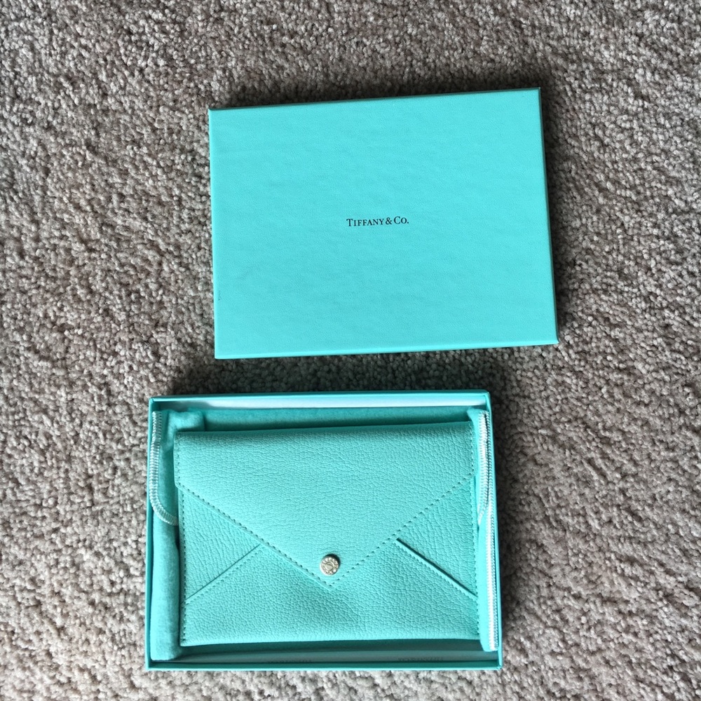 Unique perfect little Tiffany's envelope clutch!