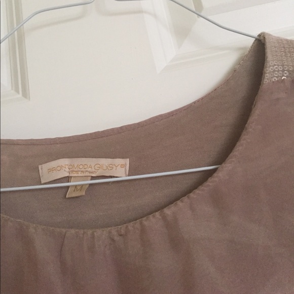 Flowing shirt overlaying T-shirt. No tags. - Picture 2 of 5