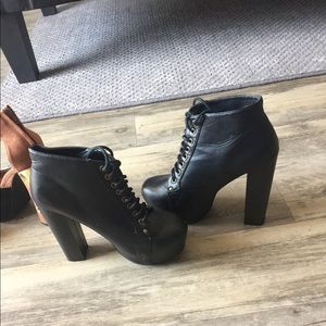 Jeffrey Campbell- INSPIRED Lita heeled booties