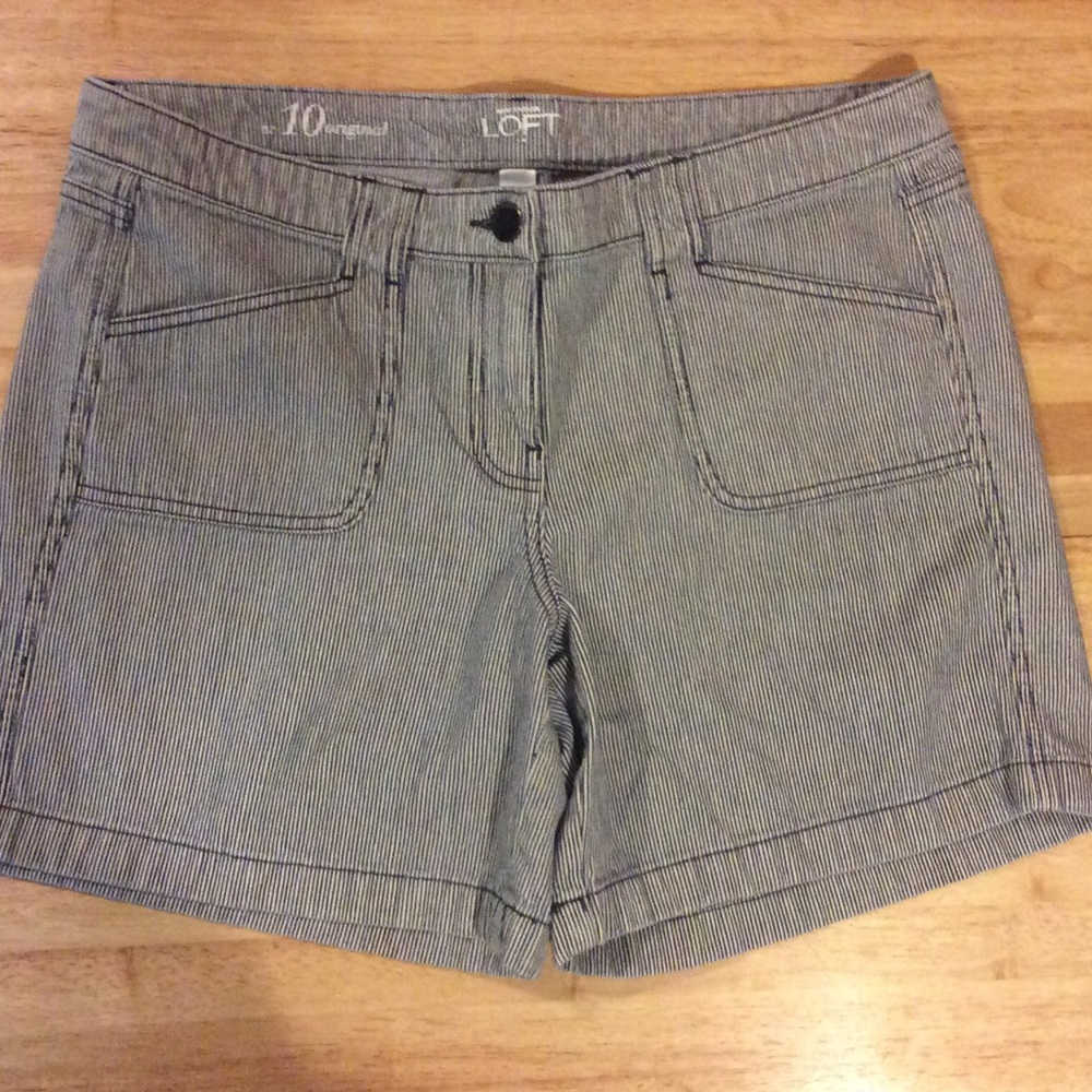 "Loft" Ann Taylor ~ Women's Shorts ~ Sz. -10