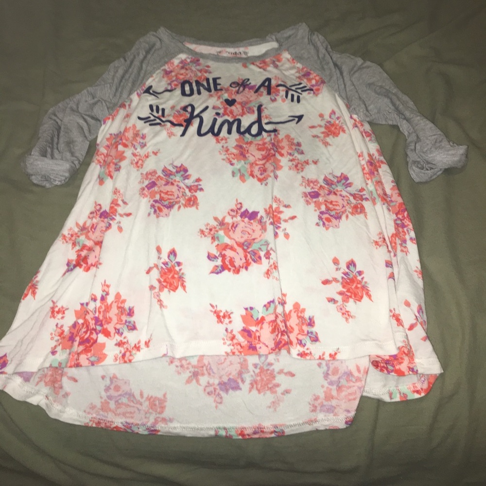 Cute white flower half sleeve tee