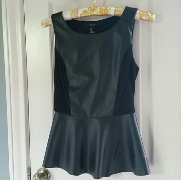 Black peplum top - Picture 4 of 5