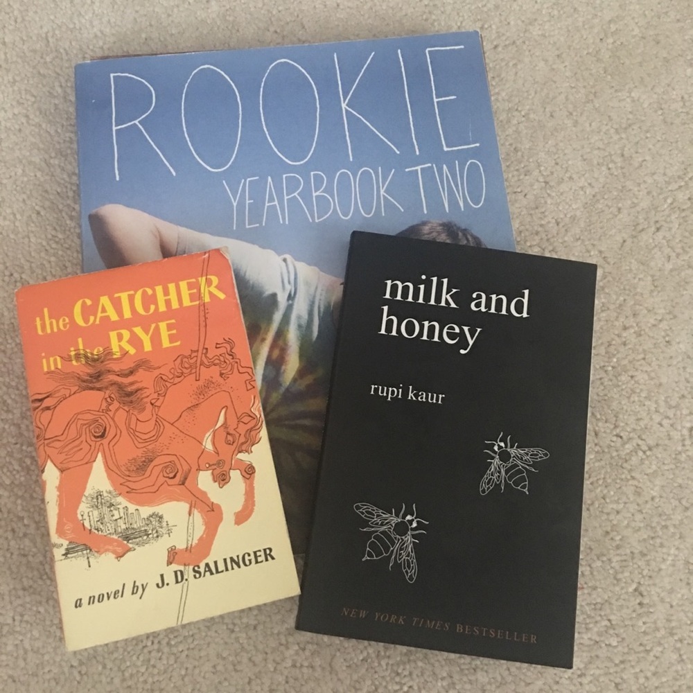 Book Bundle 🍒🌈💗