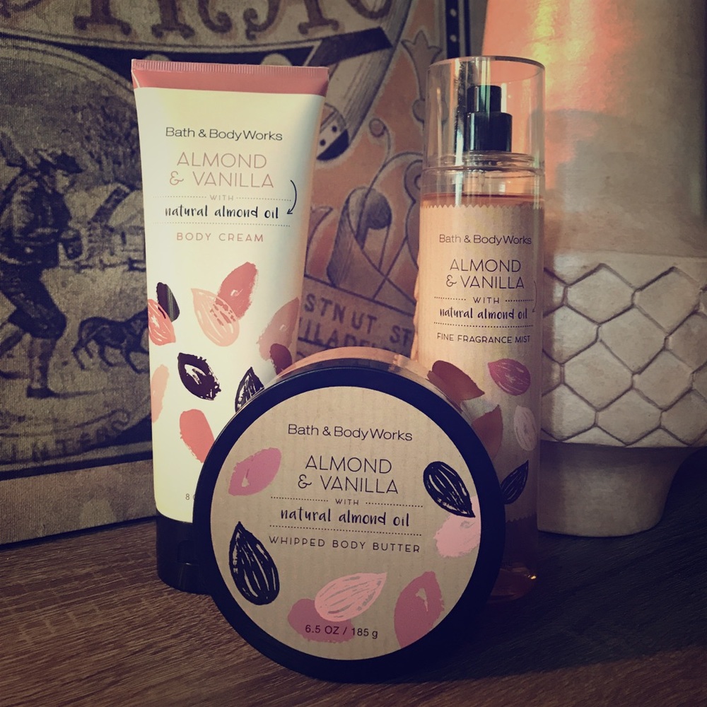 Bath and Body Works Almond & Vanilla Set