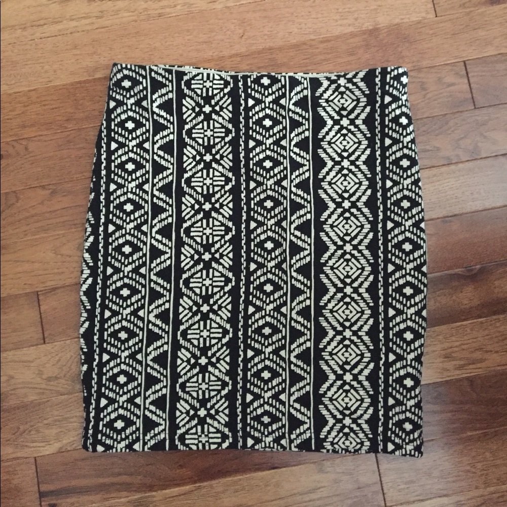 Forever 21 Short Tight Cotton Printed Skirt