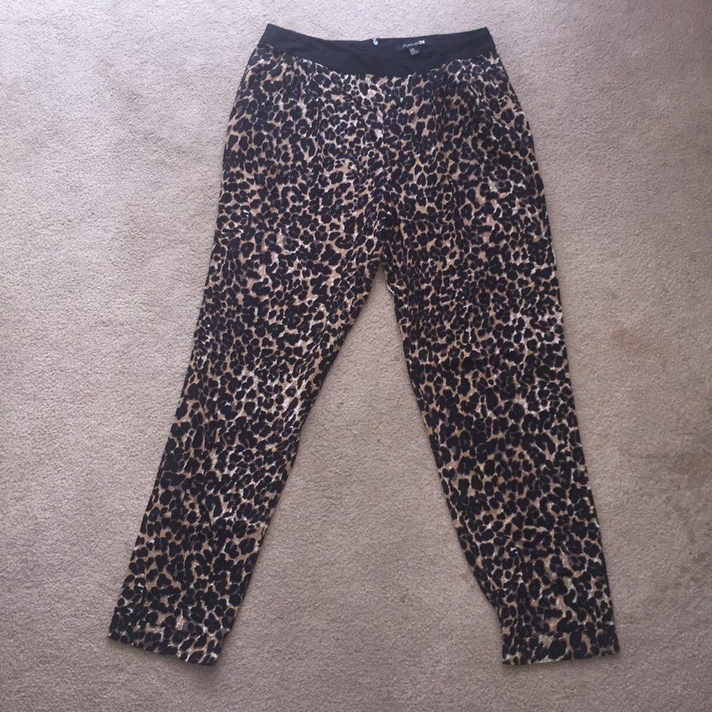 Forever 21 HIGH WAIST Cheetah print pants Size L