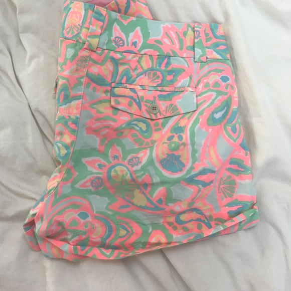 Lilly Pulitzer Barclay Shorts - Picture 2 of 5