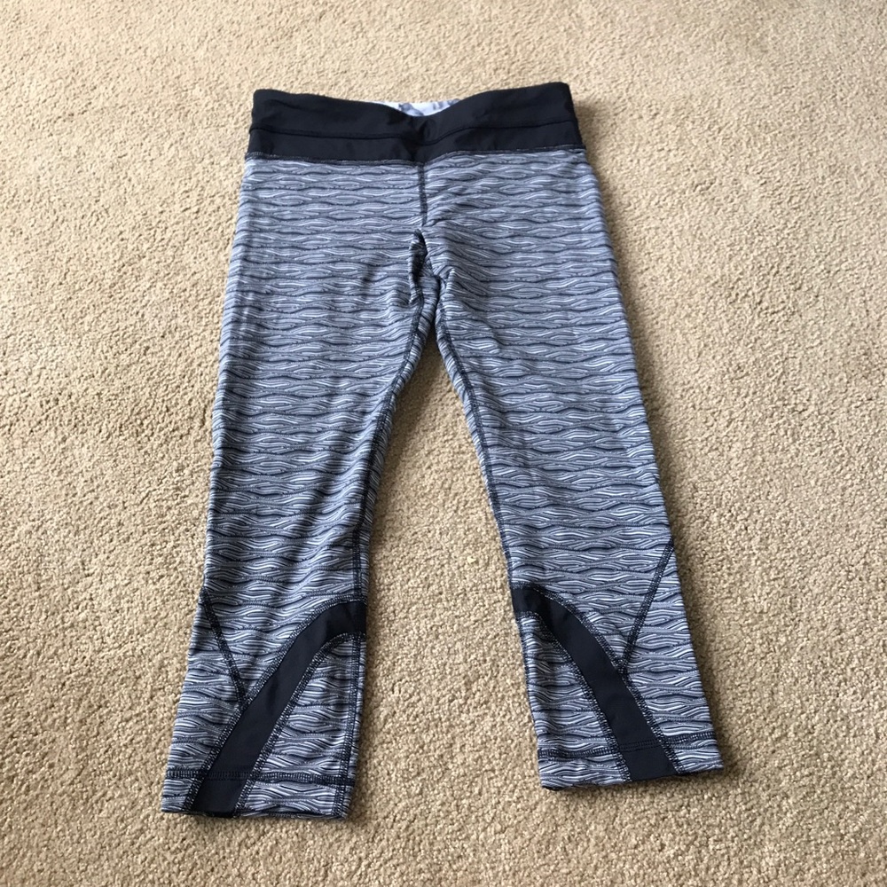 Lululemon crop leggings size 8