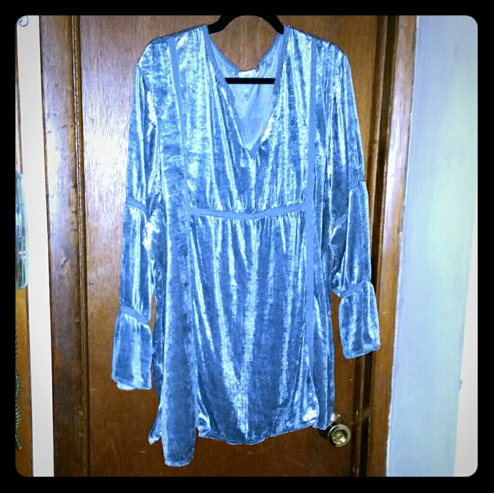 🍁🍊 silver velvet top