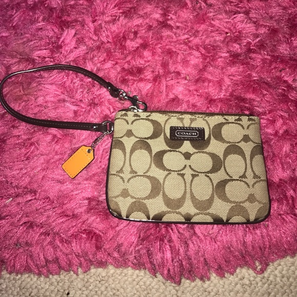 Coach Handbags - Coach wristlet Coach Handbags - Coach wristlet