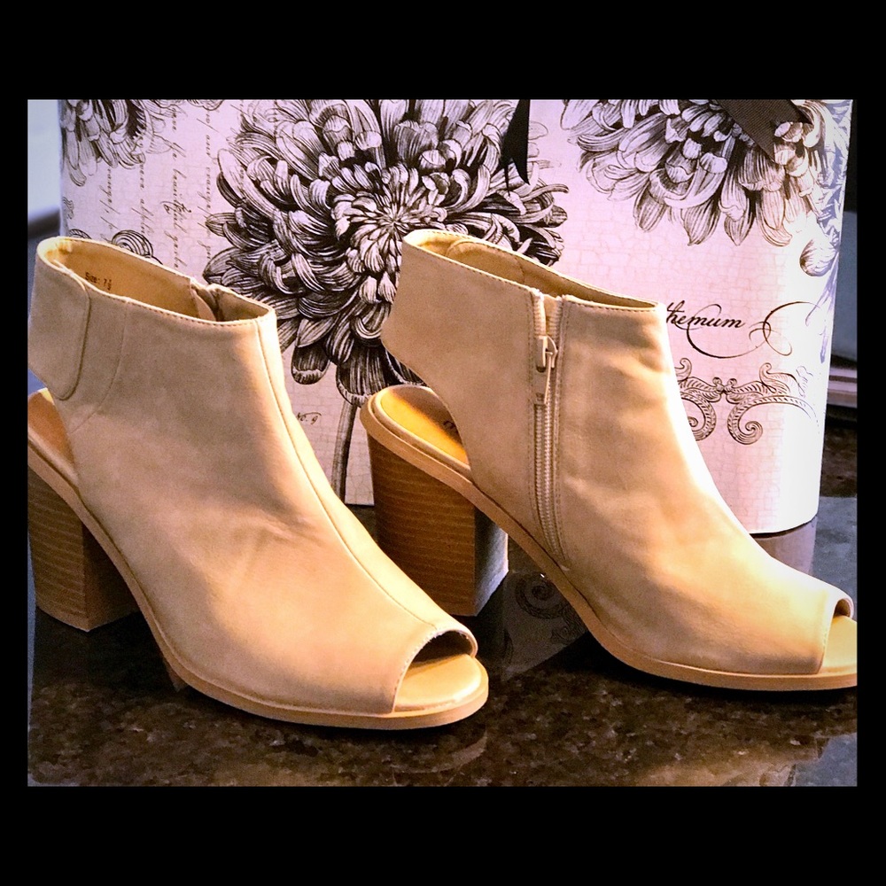 Peep toe ankle booties Sz 7.5 women's