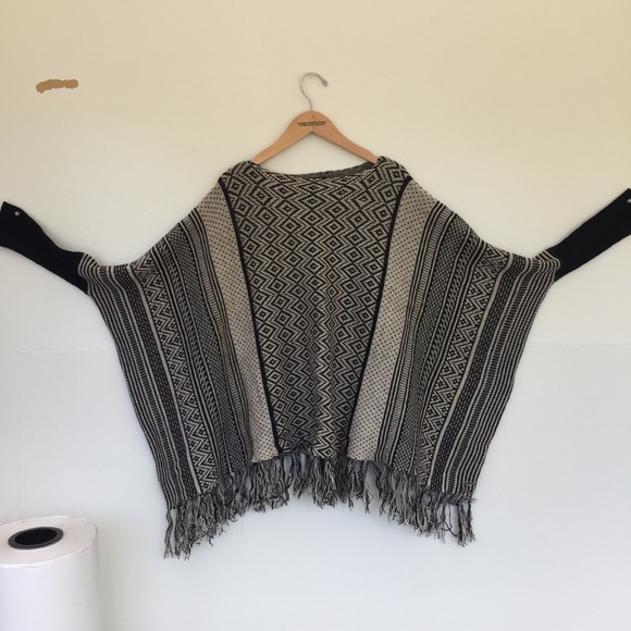 Oversize fringe sweater - Picture 2 of 4