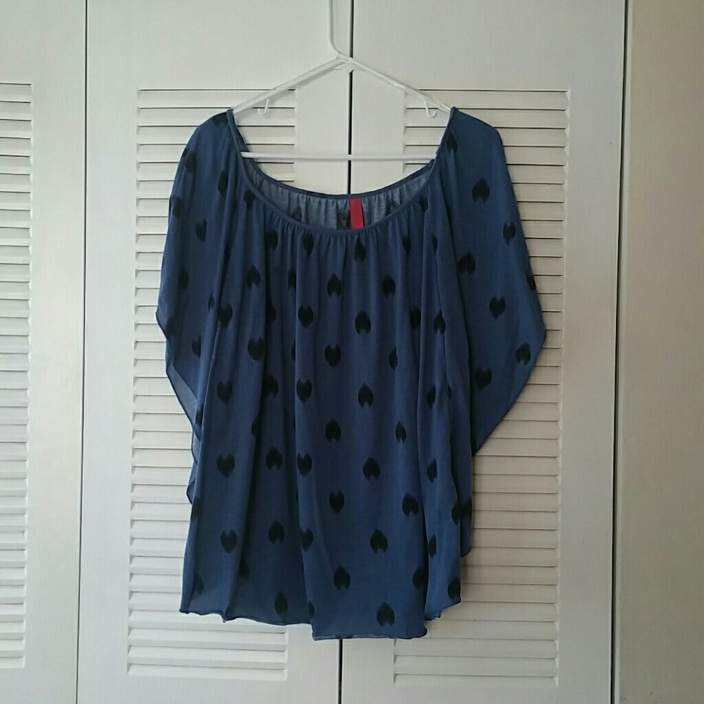 Blue and black top with hearts, cute sleeves