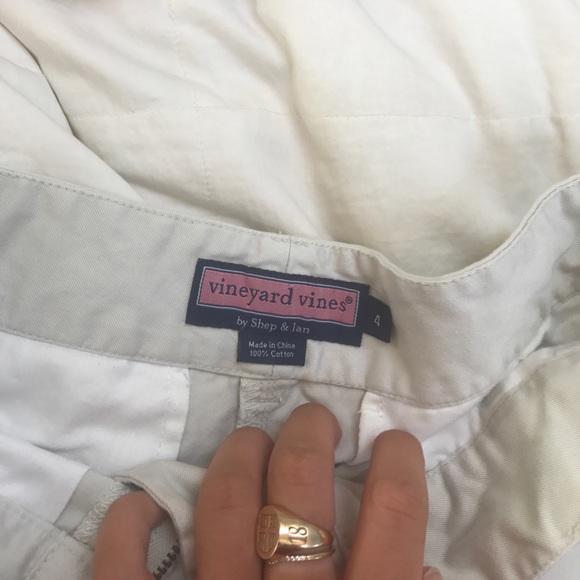 Vineyard Vines Khaki Shorts - Picture 2 of 4