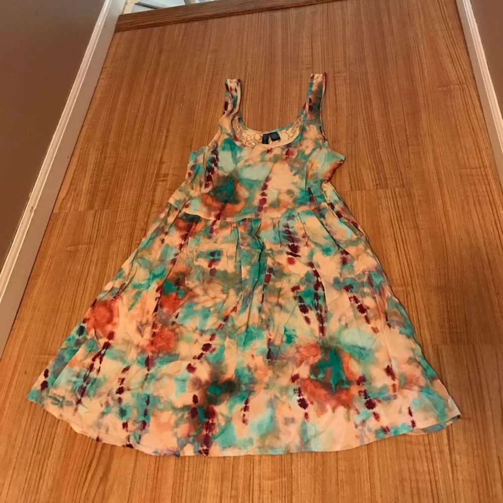 Tie Dye Print Lace Back Dress