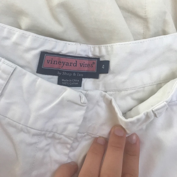 White Vineyard Vines Shorts - Picture 2 of 4