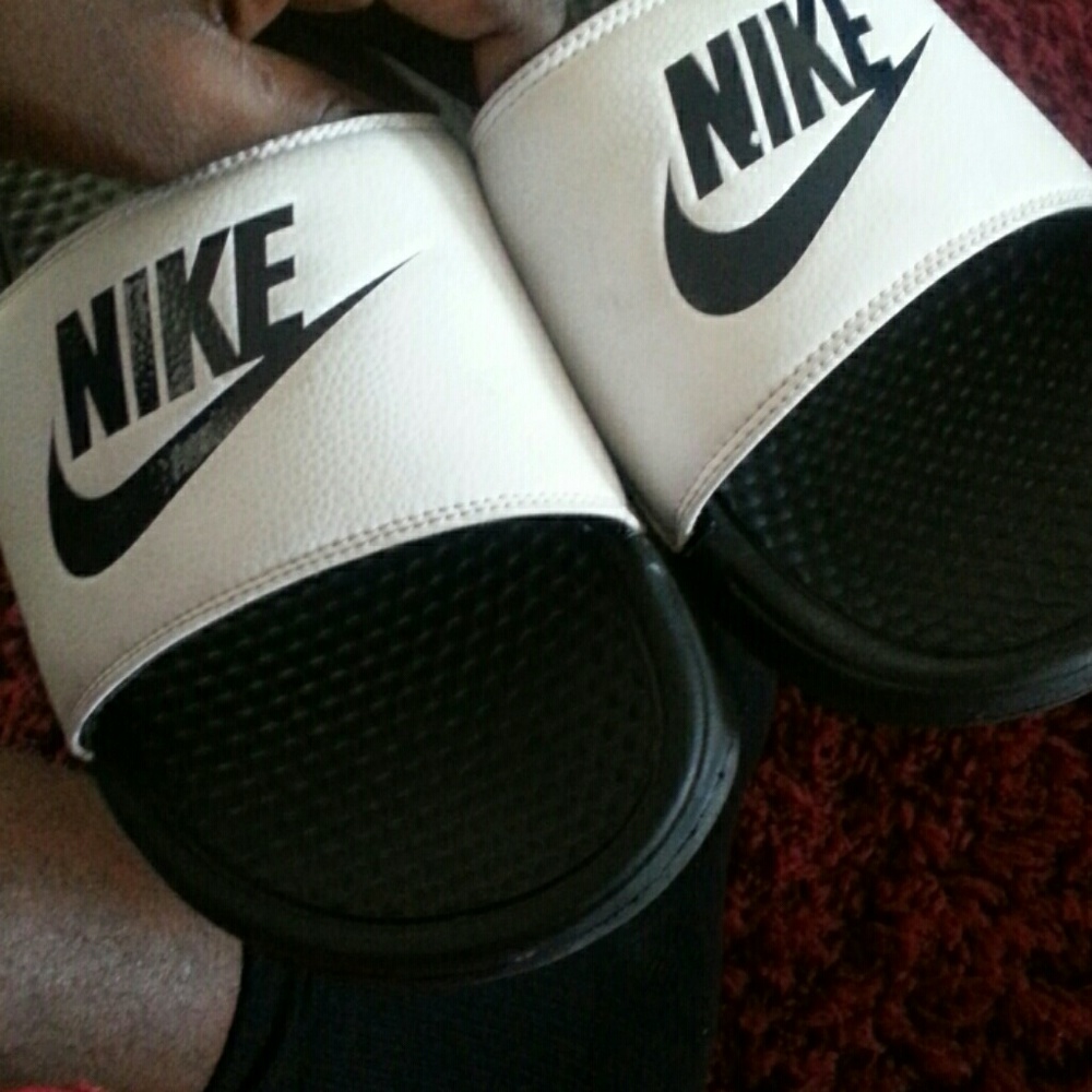 Shoes - Picture 2 of 4