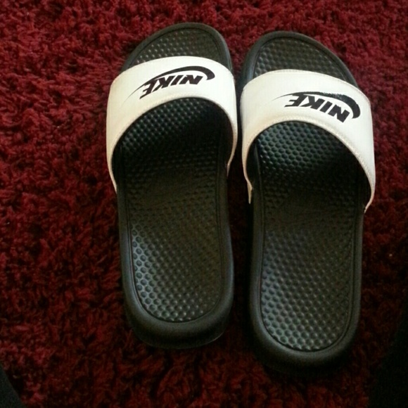 Shoes - Picture 4 of 4