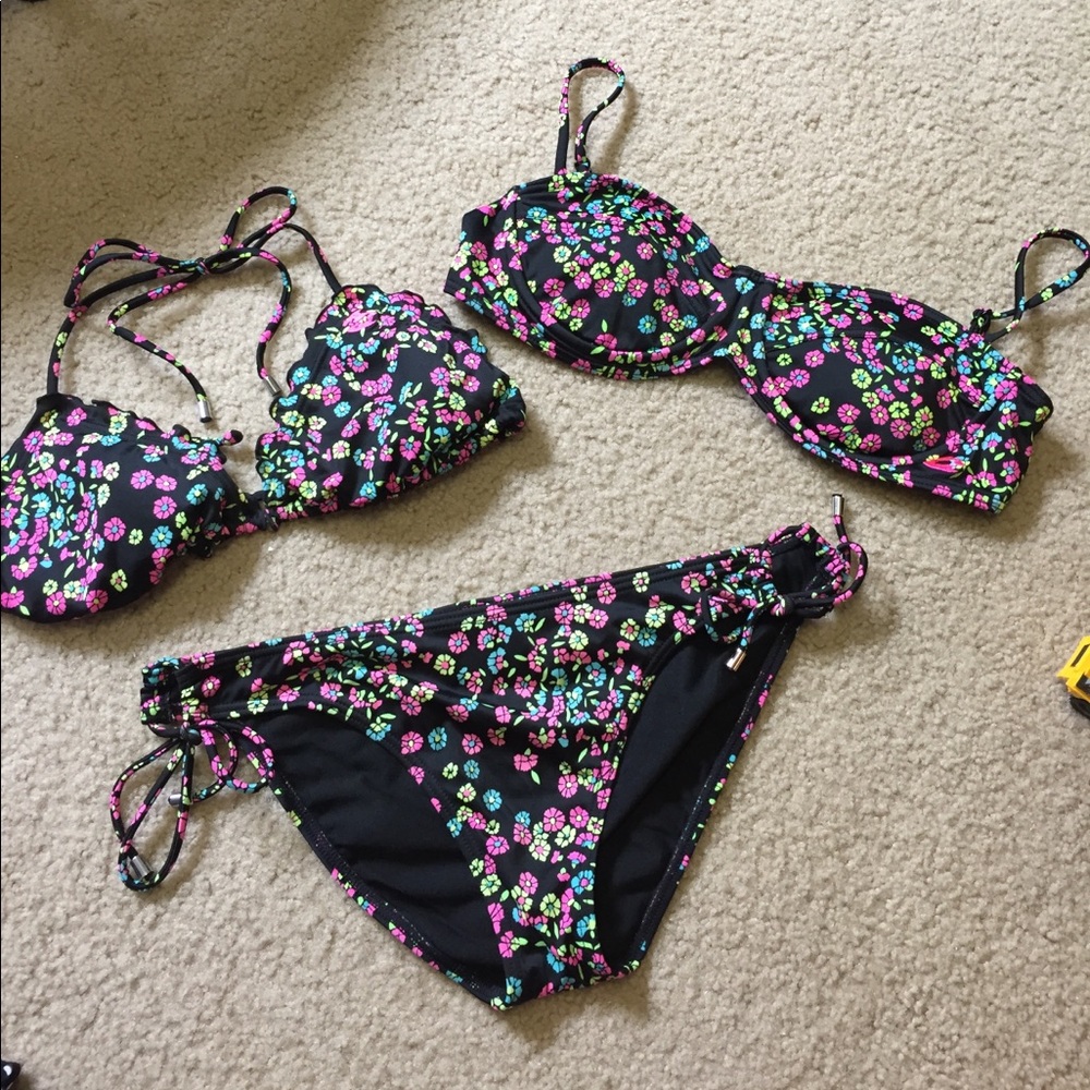 Billabong bikini with 2 different tops!