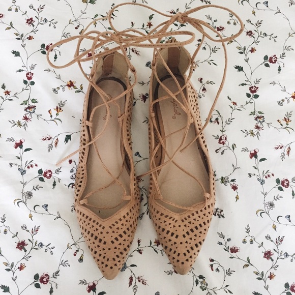 Laced Cut-Out Flats - Picture 1 of 6