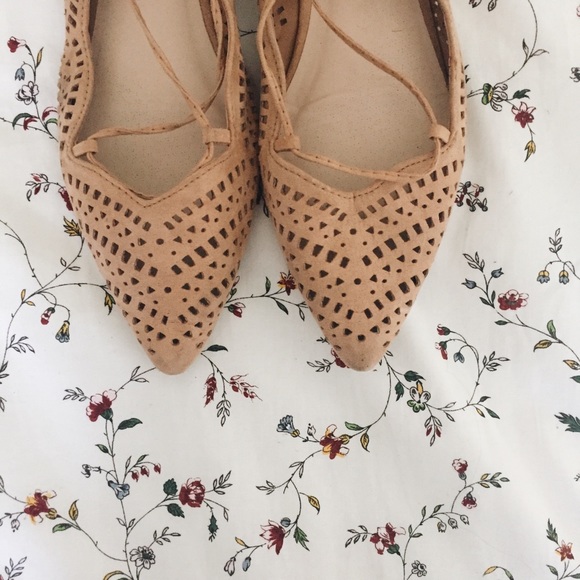 Laced Cut-Out Flats - Picture 2 of 6