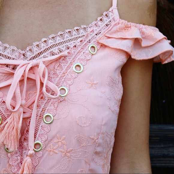 peach lace romper - Picture 3 of 5
