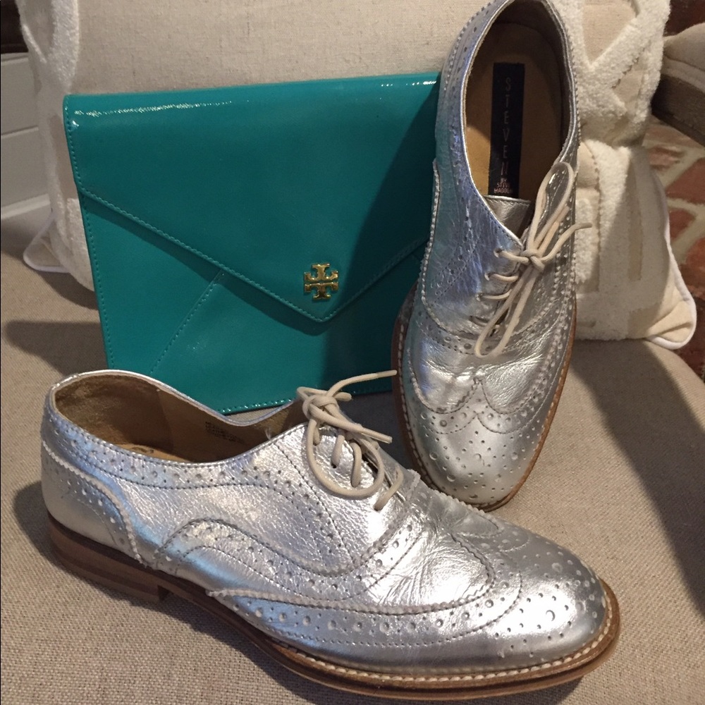 Steve Madden Silver Metallic Leather SaddleOxfords