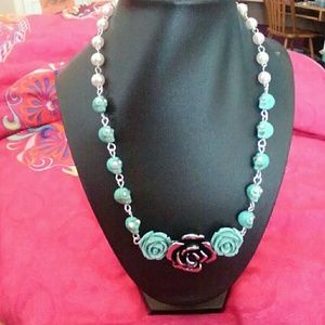 Sassy skull necklace