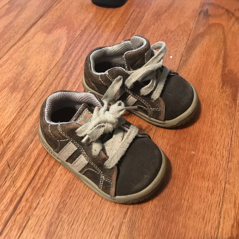 Brown Stride Rite "sprout"