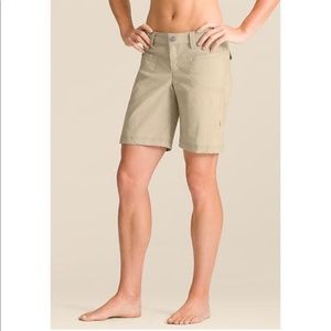 Athleta 9" dipper shorts