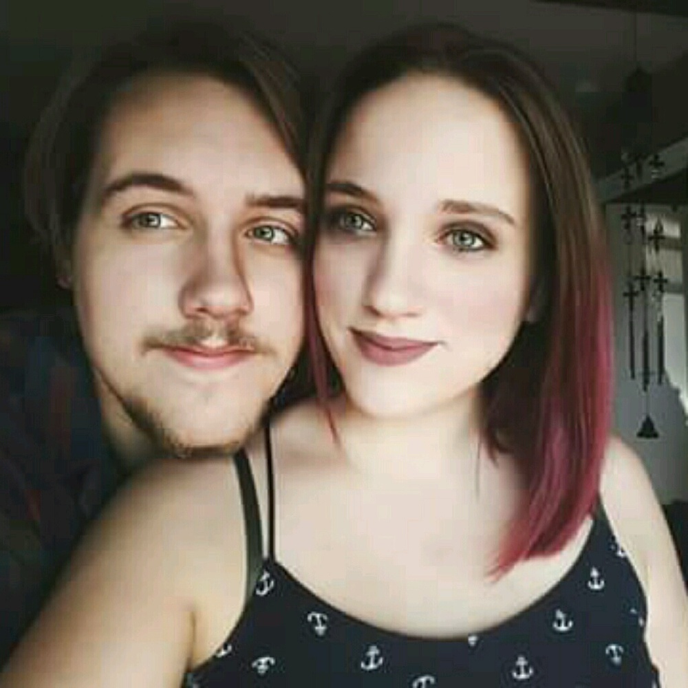 Meet your Posher, Lara