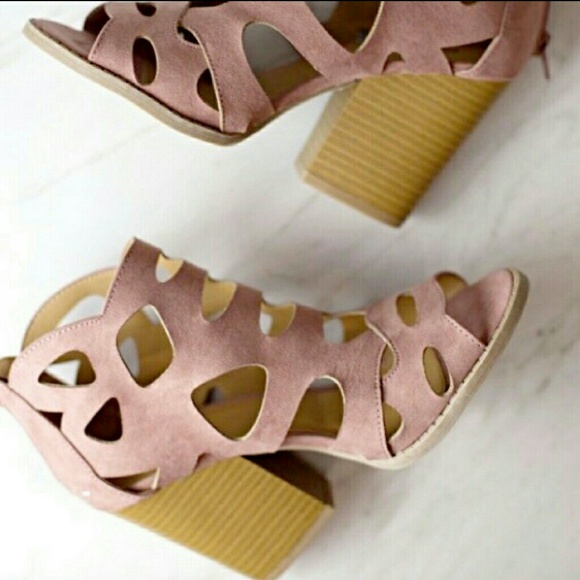 - Last - Rose Cutout Ankle Booties - Picture 3 of 4