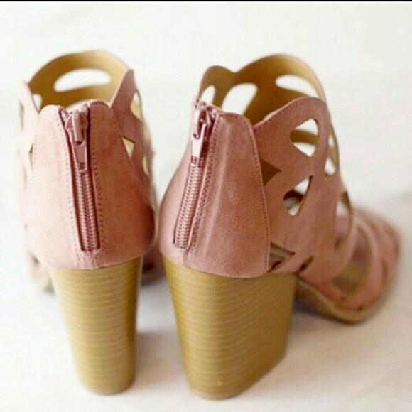 - Last - Rose Cutout Ankle Booties - Picture 4 of 4